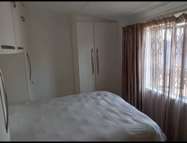 4 BEDROOM HOUSE FOR SALE IN CHATSWORTH CENTRAL